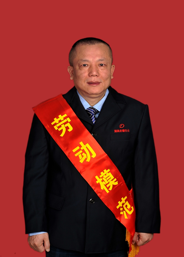 5張輝副本_副本.jpg
